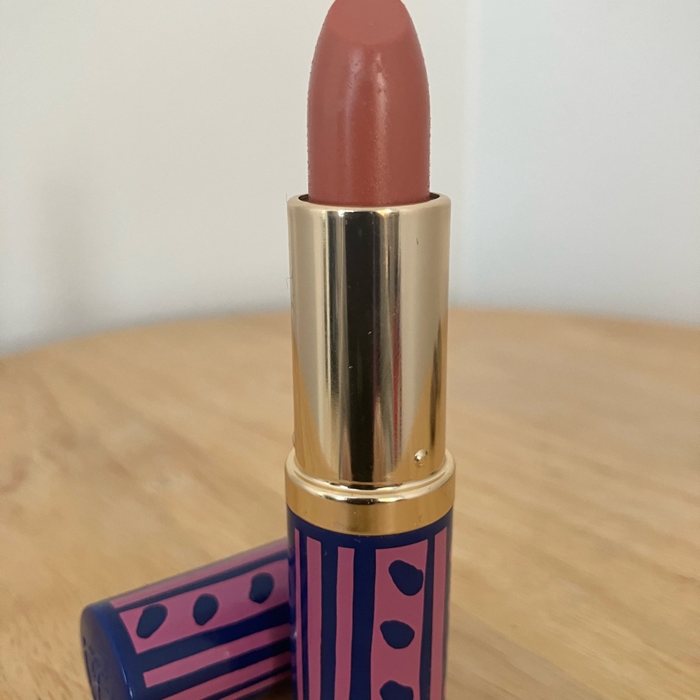 Estée Lauder pure color lipstick—01 crystal baby crème